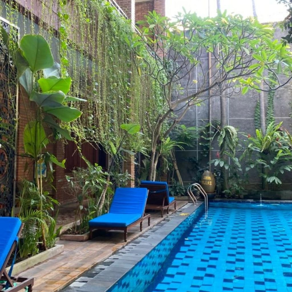 Kolam renang Java Villas